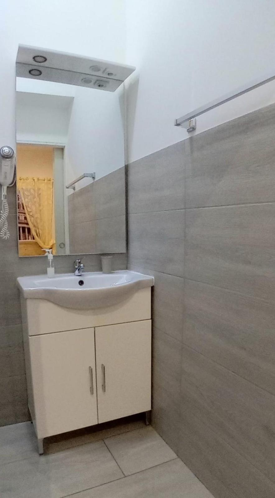 Affitti Brevi Policlinico Apartment ปาแลร์โม ภายนอก รูปภาพ